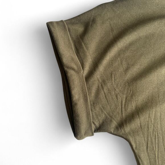 XL Green Rolled Sleeve Basic Tee‎ – Casual Everyday Style - Picture 4 of 7